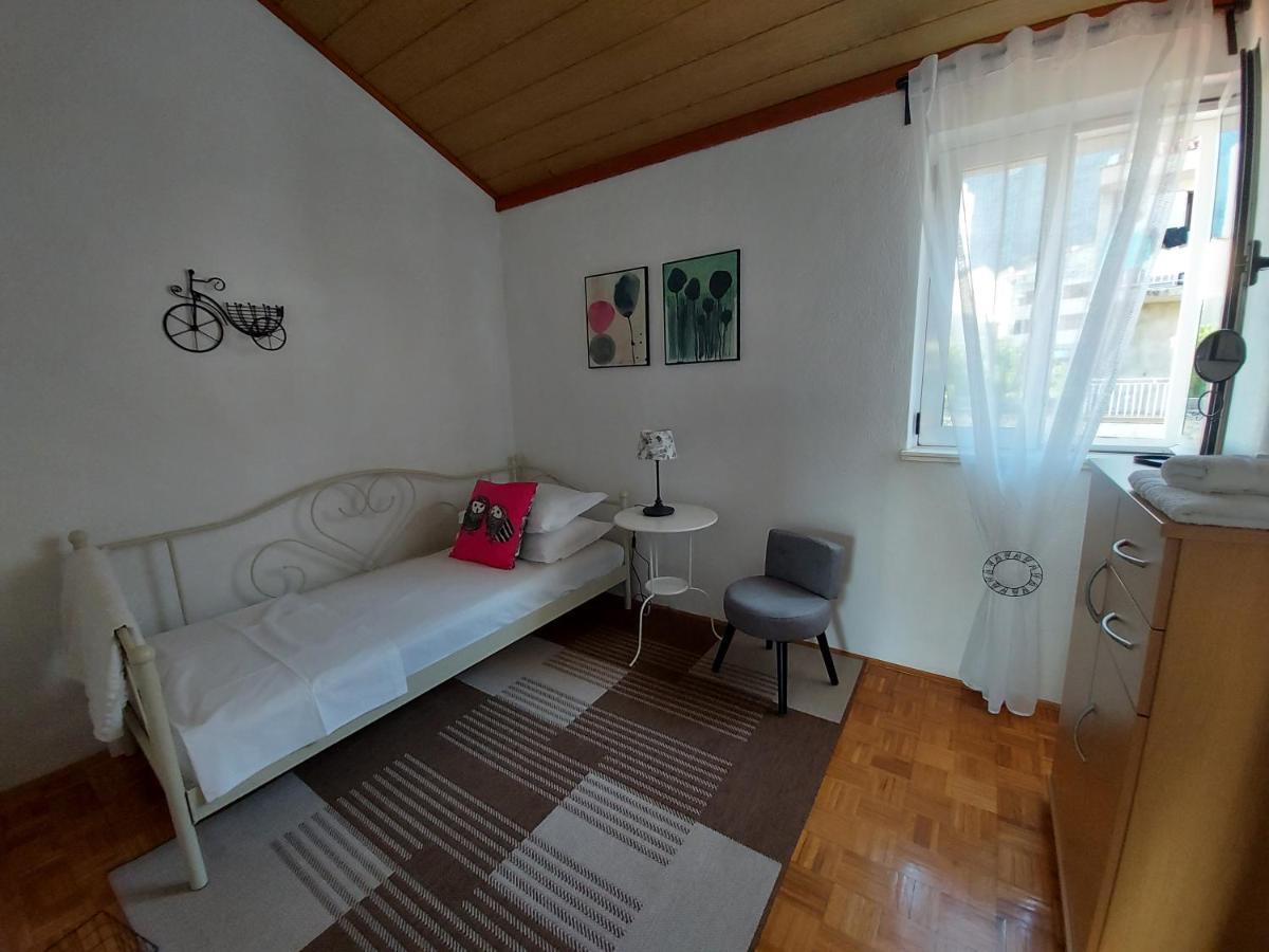 Apartments And Rooms Villa Dona Makarska Exterior foto