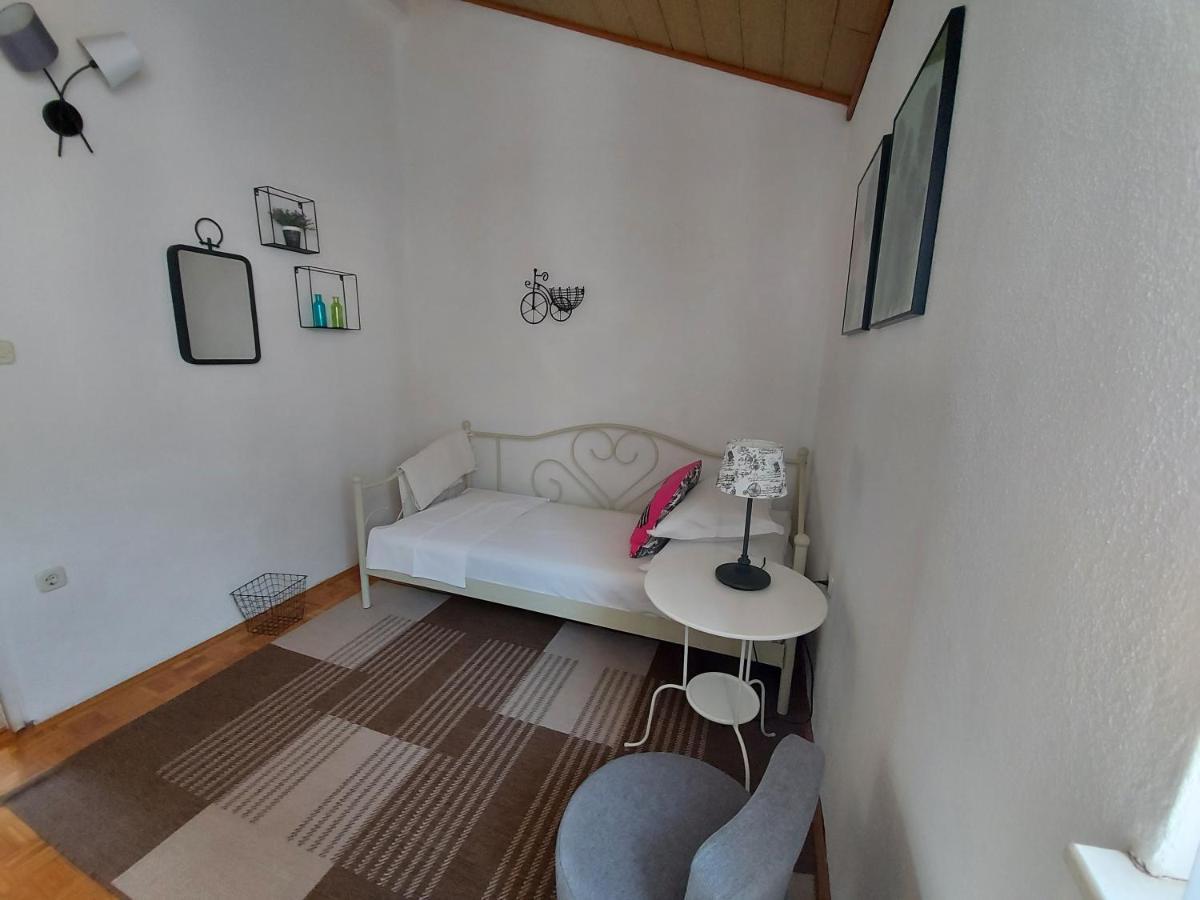 Apartments And Rooms Villa Dona Makarska Exterior foto