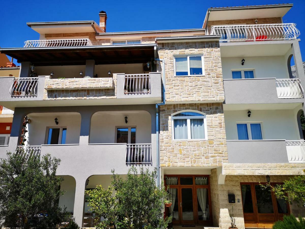 Apartments And Rooms Villa Dona Makarska Exterior foto
