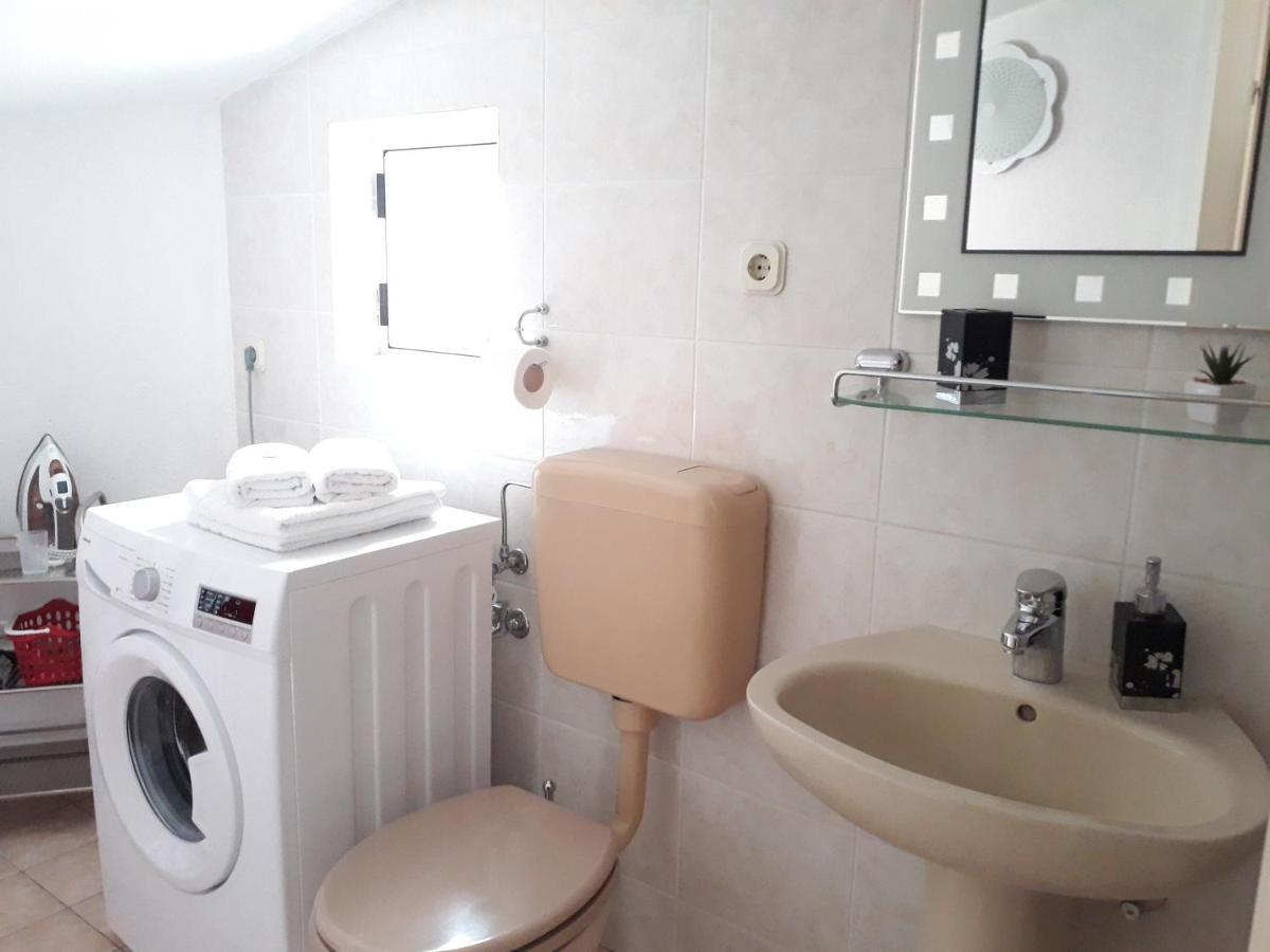 Apartments And Rooms Villa Dona Makarska Exterior foto